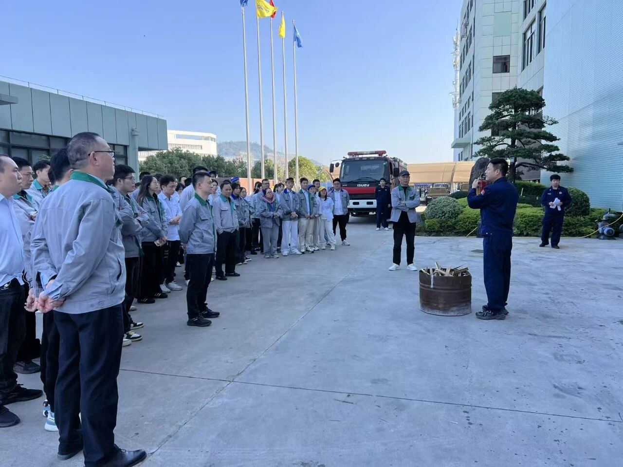 星火电子 “全员学消防，平安伴日常” 消防演练活动圆满举行